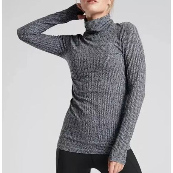 Athleta Tops - Athleta Flurry Peak Turtleneck Women's M Thumbholes Athletic Workout Activewear